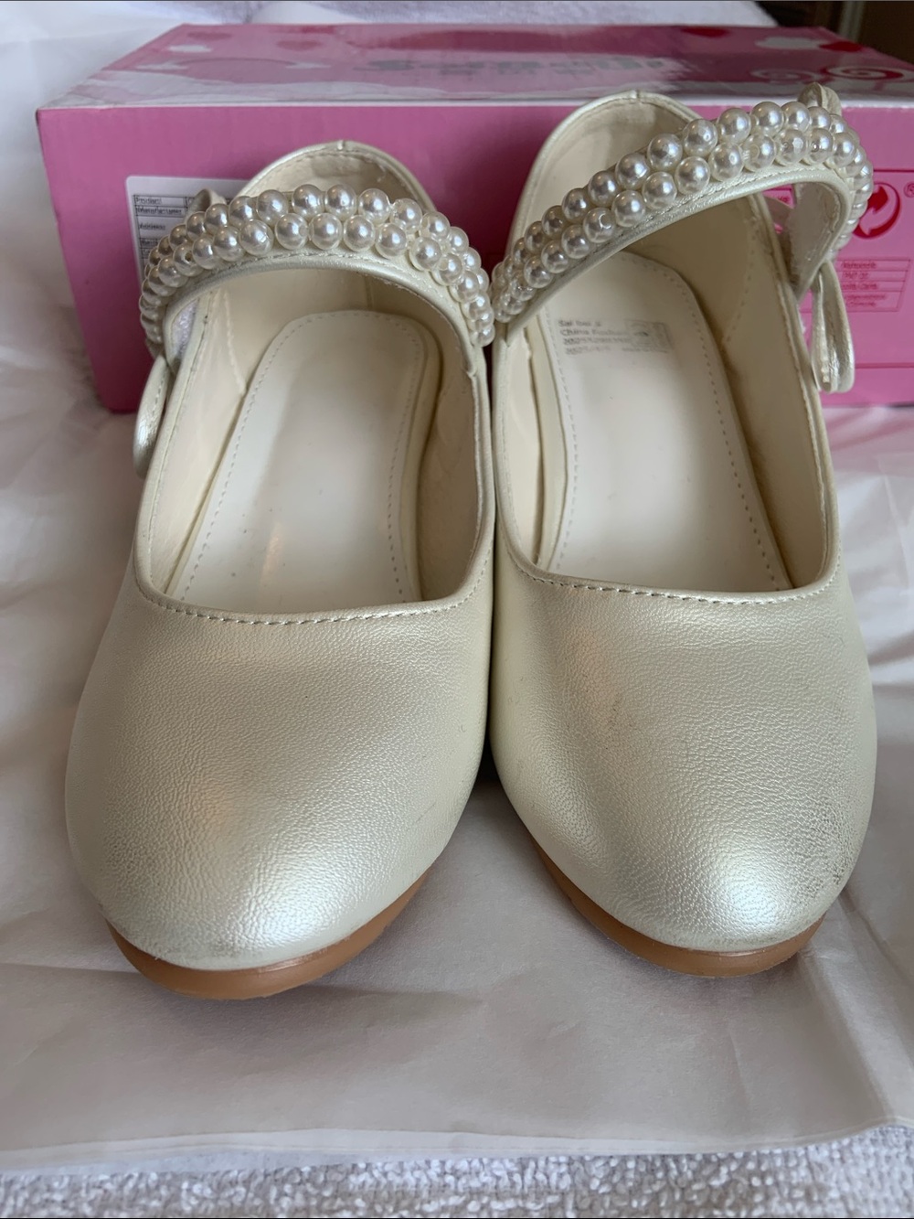 Girls Pearl Strap Cream Mary Jane Dress Shoes - Picture 2 of 12